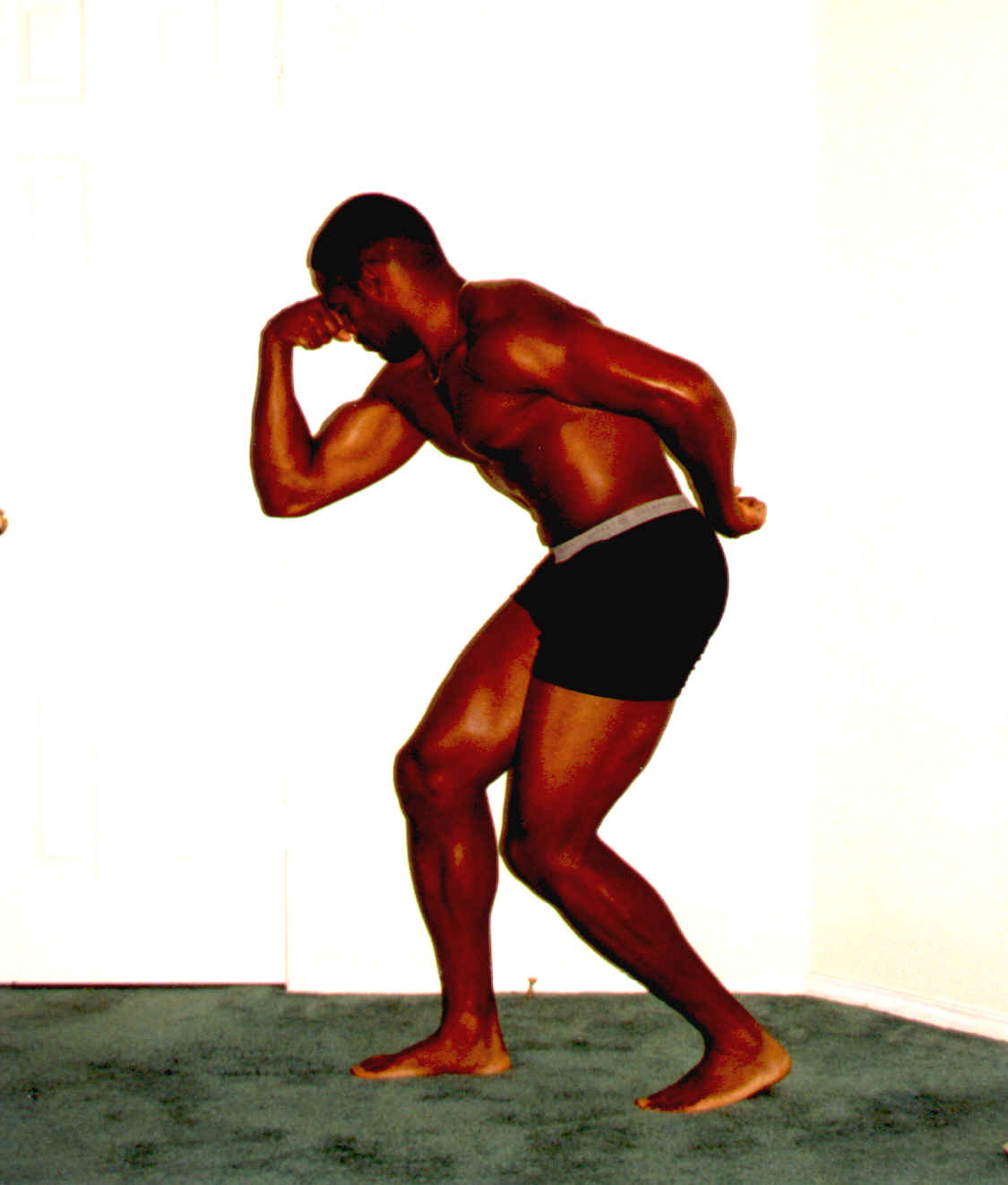 pose in room.tif (4467977 bytes)